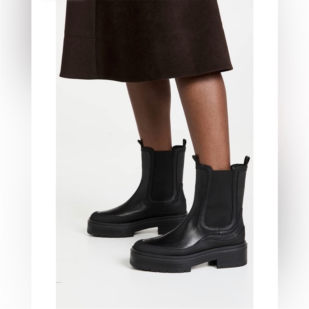 Women's Black Chelsea Boots